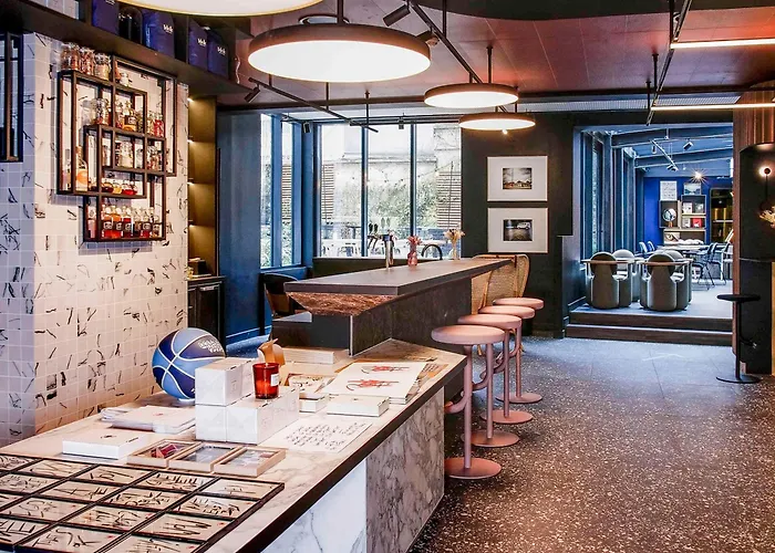 TRIBE Paris Batignolles